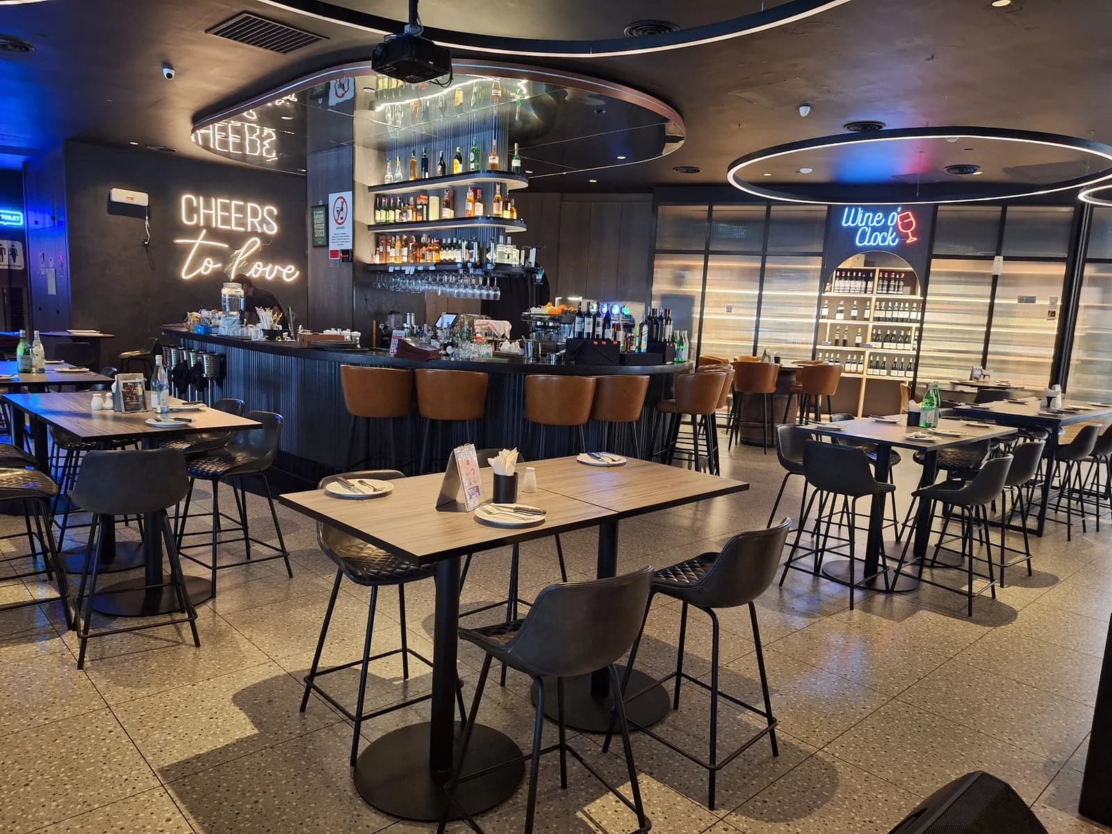 Continental Wine Bar & Bistro @ Starling Mall
